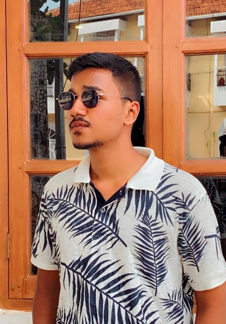 Dhruv Lakhe - Professional Photo